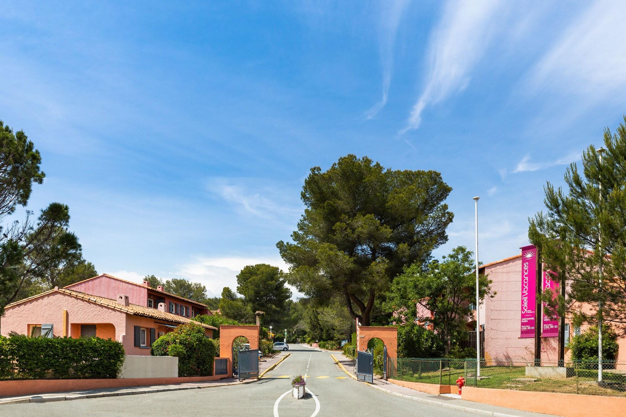 Sowell Hotels La Plage Saint-Raphaël Exterior foto